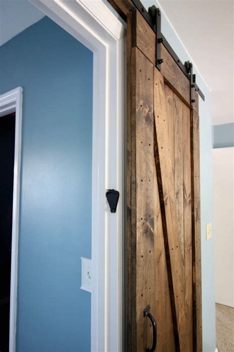 How to add a barn door lock