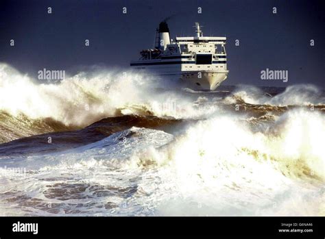 Gale force winds Tynemouth Stock Photo - Alamy