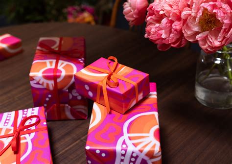 Rachael Sarra custom gift wrap | Market Lane Coffee