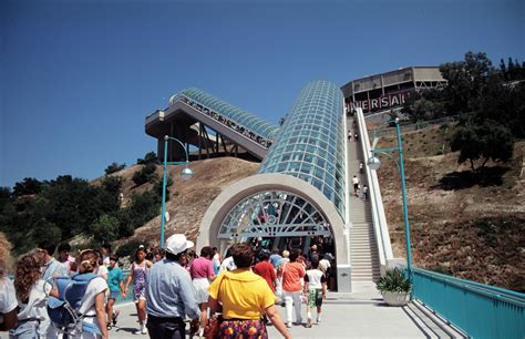 Datei:Universal Studios Hollywood - Escalators.jpg – Wikipedia