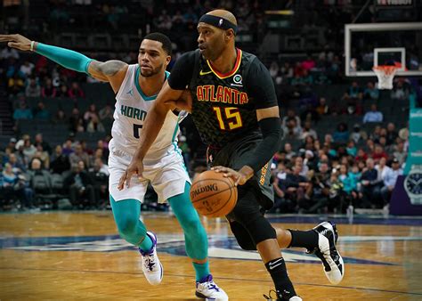 Vintage Vince Carter performance leads Hawks over Hornets