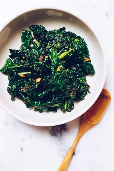 Paleo Sauteed Lacinato Kale Recipe (Whole30, Keto) | I Heart Umami®