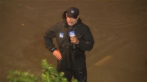 Jim Cantore From Cedar Key Shows Storm Surge - Videos from The Weather ...