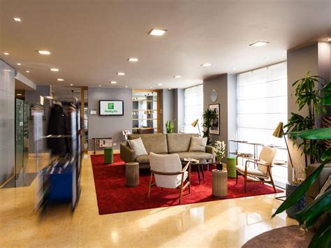 Best Price on Holiday Inn Milan Garibaldi Station in Milan + Reviews!