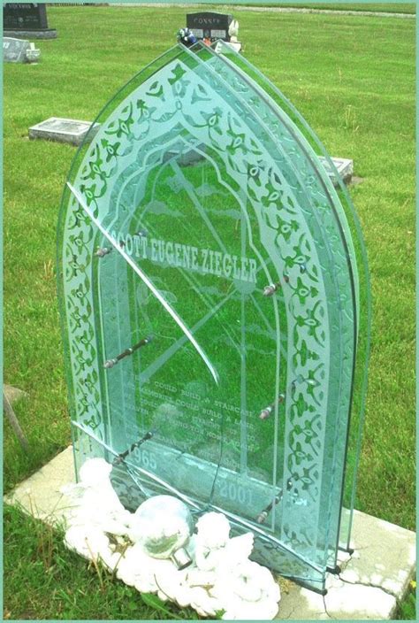 Tombstone made of glass panes | Famous & Unique Grave Stones ...