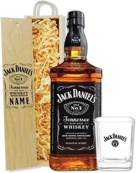 Personalised Jack Daniels No. 7 Tennessee Whiskey, Gift Set in a Wooden ...