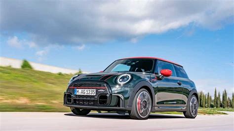 2022 Mini John Cooper Works Debuts With Updated Styling | CarsRadars