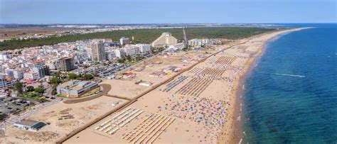 Monte Gordo Beach