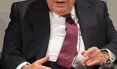 Henry Kissinger, Nobel Peace Prize winner, given a full TSA pat-down at ...