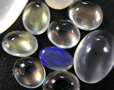 MOONSTONE - Global Gemology - Rare Gems & Jewels