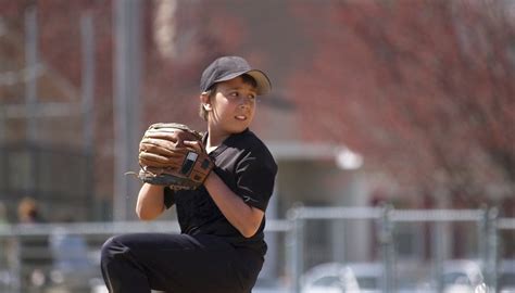 How to Strengthen Your Pitching Arm for Little League - SportsRec