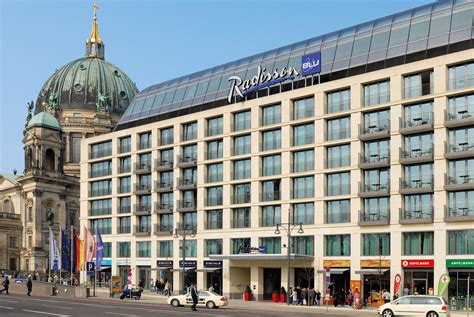 Radisson Blu Berlin - The Home Of The Largest Freestanding, Cylindrical ...