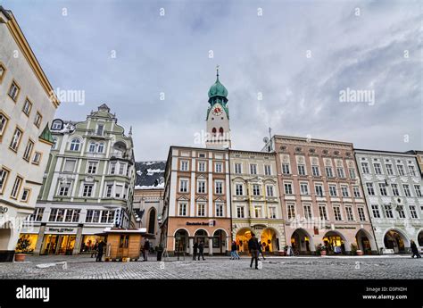 La Città Vecchia (Altstadt) di Rosenheim, Baviera, Germania Foto stock ...