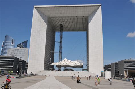 Arco de la Défense - Viajar a Francia