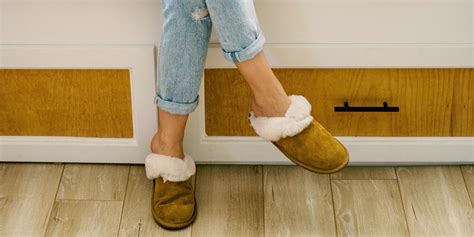 14 Best Fuzzy Slippers for Women - Best Fuzzy Slippers