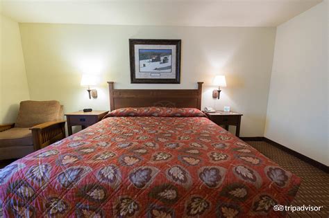 MOUNTAIN INN & SUITES AIRPORT - Updated 2024 Prices & Hotel Reviews (Hendersonville, NC)