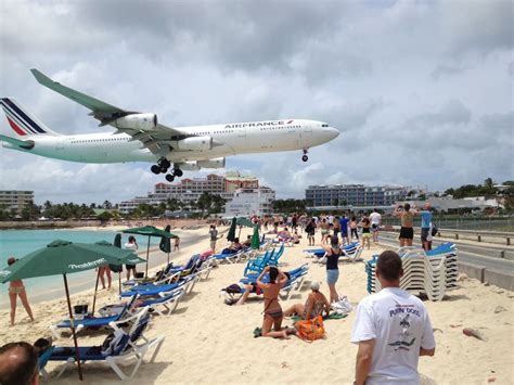 Maho Beach - Sint Maarten | Maho beach st maarten, Sint maarten, Beach