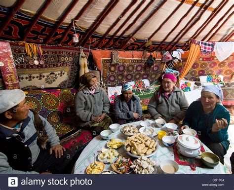 Download this stock image: A traditional Kazakh feast inside a Kazakh ...