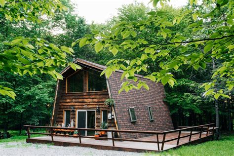 6 Best Pocono Mountains Cabin Rentals - Airbnb 2020 | Field Mag