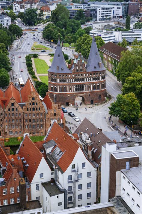 Germany, Schleswig-Holstein, Luebeck, Old Town, Holsten Gate ...