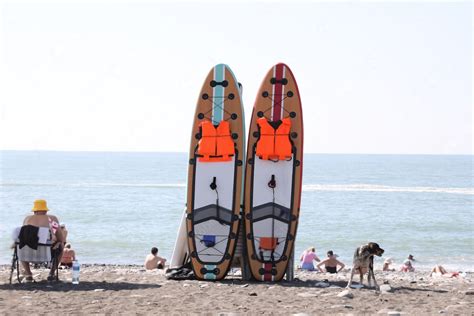 Paddle Board Accessories: Inflatable Paddle Boards vs Hard Paddle Boards