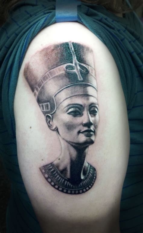 Nefertiti Tattoo Más Egyptian Queen Tattoos, Egyptian Tattoo, Tattoo ...