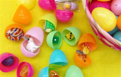 40 Ideas for non-candy Easter Egg stuffers. Now that's sweet ...