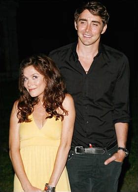 Anna Friel and Lee Pace - TV Fanatic