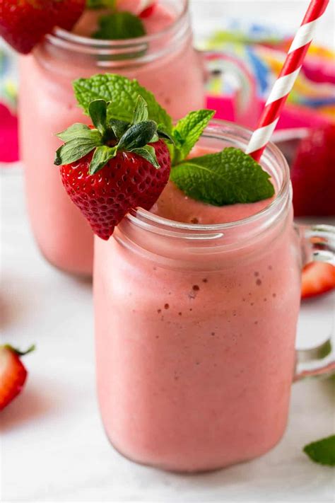 Strawberry and Cream Smoothie Recipe | Healthy Fitness Meals