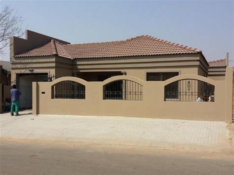 2 Bedroom House for sale in Tembisa - P24-103153489