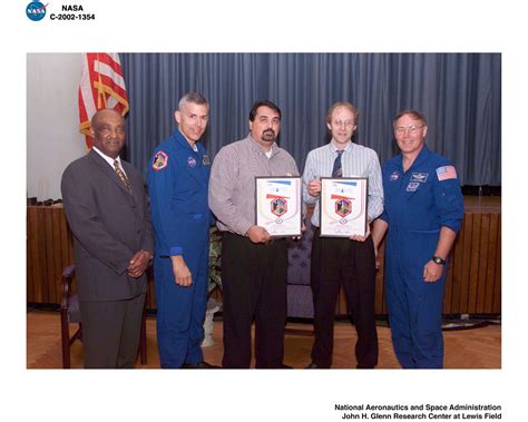 SILVER SNOOPY AWARD CEREMONY - SPACE FLIGHT AWARENESS TEAM AWARD ...