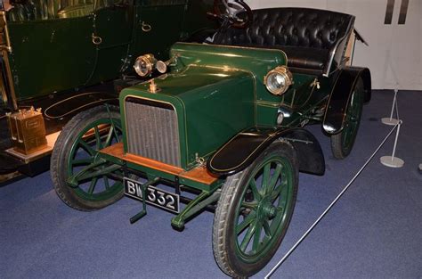 1904 open 2-seater at Coventry Motor Museum