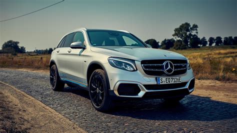 Mercedes delivers first GLC F-Cell hydrogen-electric hybrid SUVs