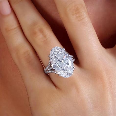 oval wedding rings Pic# 2202991065 #ovalweddingrings | Trending engagement rings, Dream ...