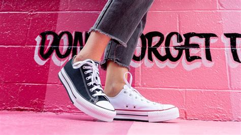 How to Lace Converse Sneakers