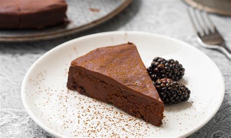 Recipe: Keto Flourless Chocolate Cake with Glaze | KETO-MOJO