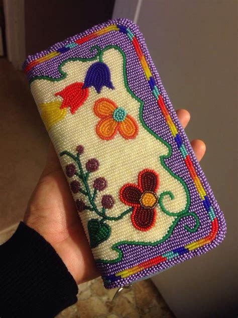 Native American coin purse beaded by ? | Basteln und selbermachen, Perlenstickerei, Basteln