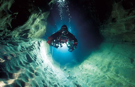 The Darkness Beckons - The Future Of Cave Diving – DeeperBlue.com