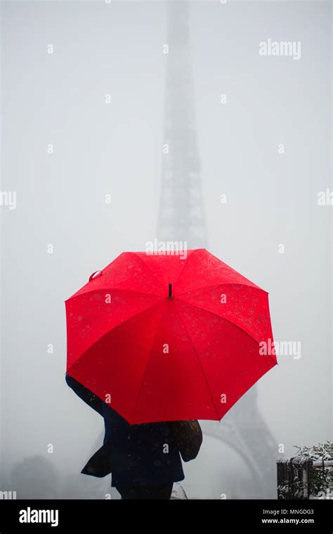 Red umbrella black and white hi-res stock photography and images - Alamy