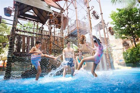 Adventure Cove Waterpark™ Tickets 2024 - Starts from SGD 37.50