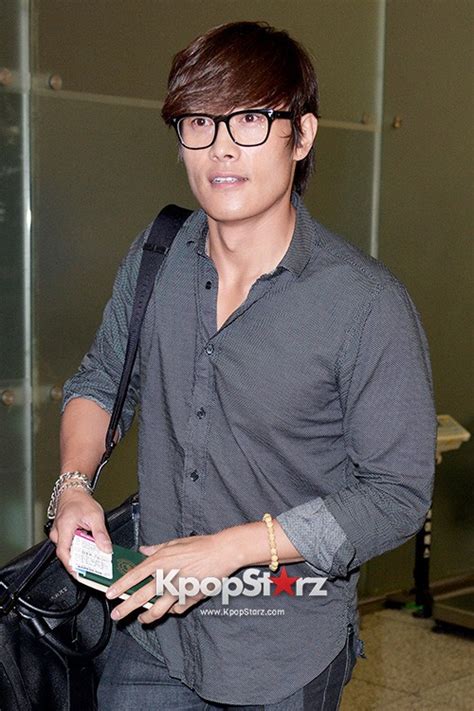 Lee Byung Hun Leaves for L.A. for Movie 'Red' Promotions-July 8, 2013 [PHOTOS] | KpopStarz