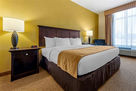 Comfort Inn & Suites Dover, OH - See Discounts