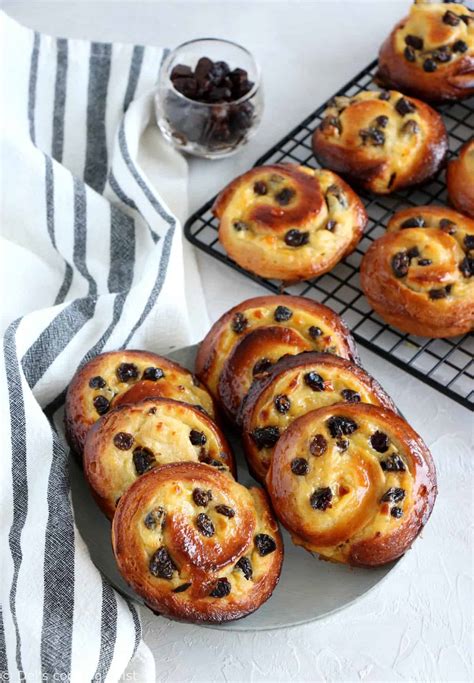 Easy French Pains aux Raisins - Del's cooking twist