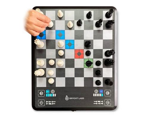 ChessUp - This Smart Chess Board Teaches You Strategies