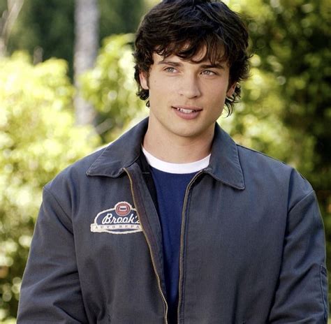 Tom Welling as Superman for television show Smallville, 2001-2011 | Tom welling, Smallville ...