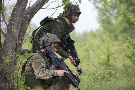 Croatian Army | Two Croatian Soldiers, assigned to 9th Guard… | Flickr