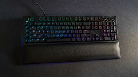 Razer BlackWidow V4 Pro Review: A Gaming Keyboard Workhorse | 15 Mi...