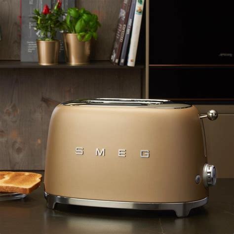 Smeg 2-Slice Toaster - Chrome | ECS Coffee Inc.