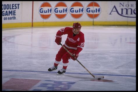 Former Detroit Red Wing PAUL COFFEY will be signing autographs @ DC ...