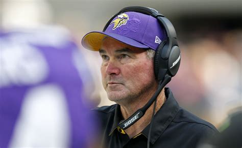 Vikings' Zimmer: Edwards could lose job if 'he messes up again'